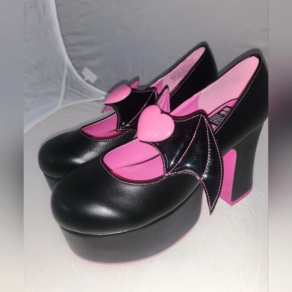 YRU Draculaura Black/Pink Platform Heels 10 Womens - Picture 4 of 4